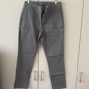 Men's Light Grey Chino Pants - old Navy 32-30 Slim Built-In Flex